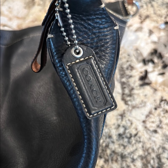 COACH VINTAGE Black Pebble Leather Chelsea Shoulder Bag. - Picture 3 of 4